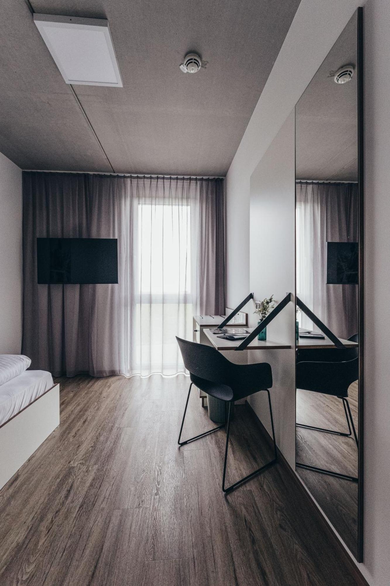 Motel Schlafraum Weng-Dein Smartes Hotel-Contactless Check-In Weng im Innkreis Buitenkant foto